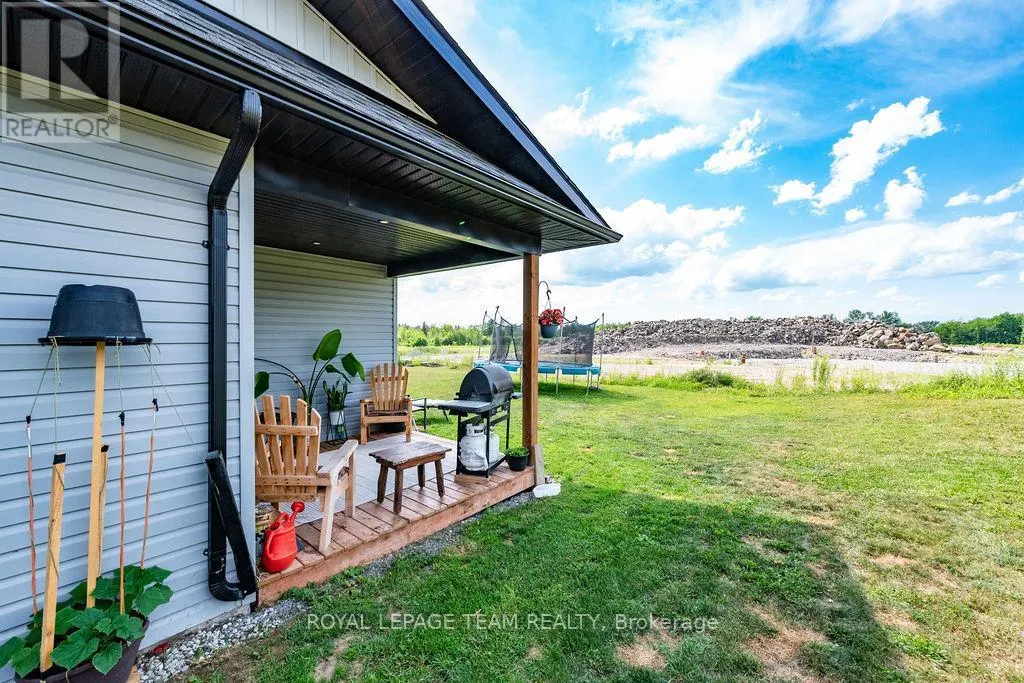 12 BAMAGILLIA STREET E