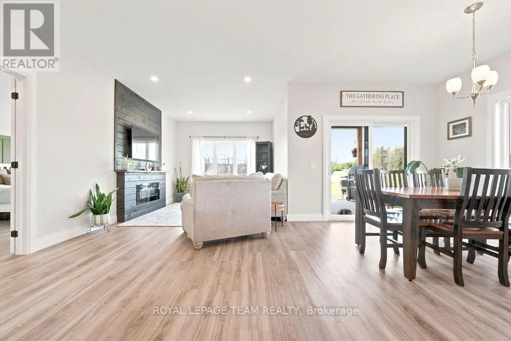 12 BAMAGILLIA STREET E