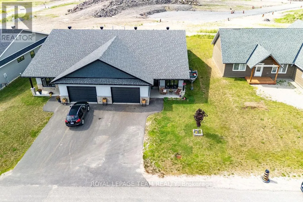 12 BAMAGILLIA STREET E