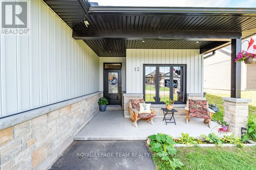 12 BAMAGILLIA STREET E