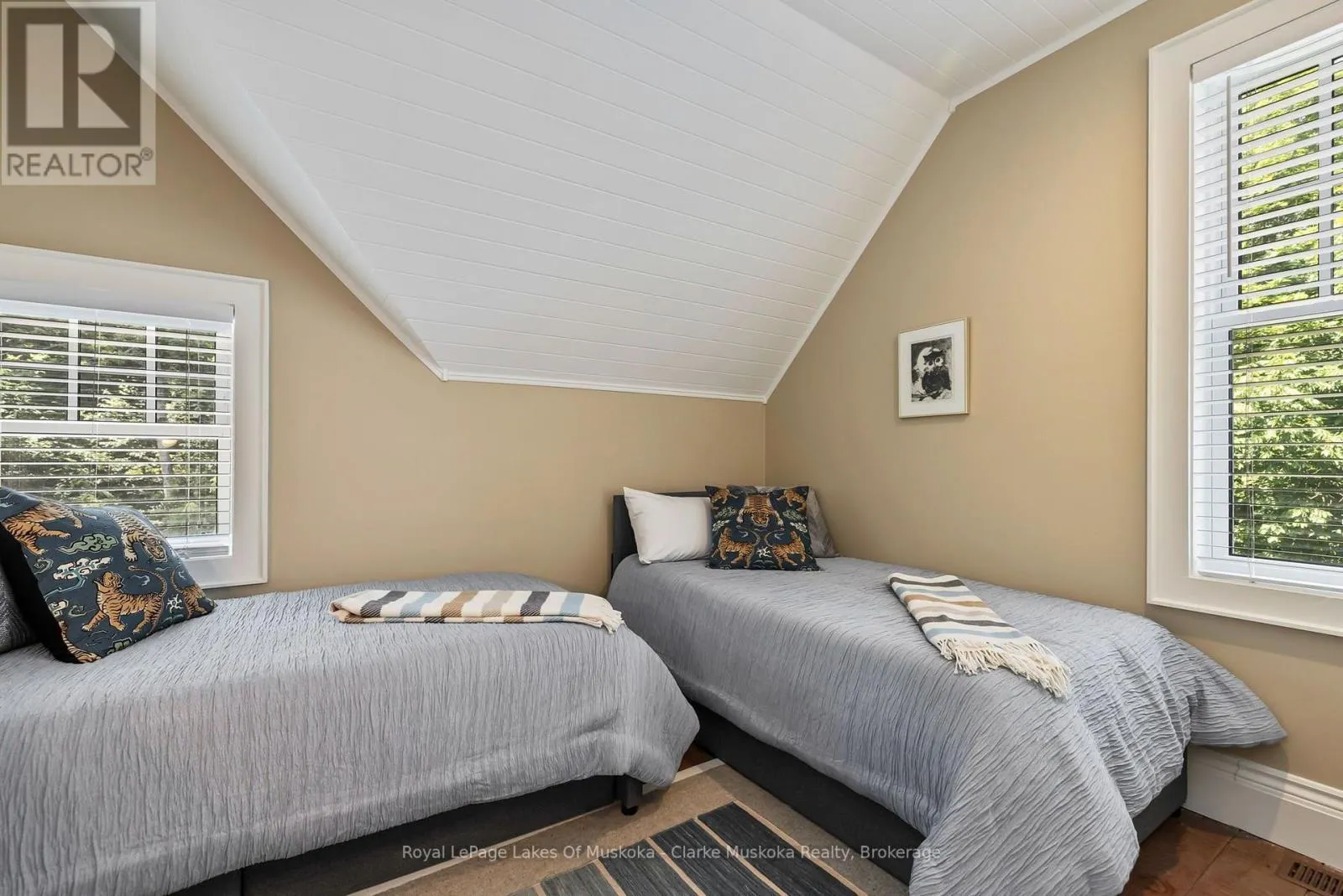 5 - 1019 BLUFF ROAD #5