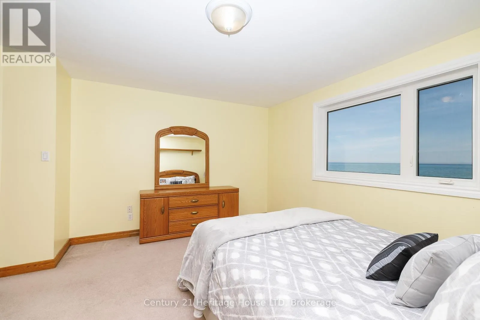 6 JACOB'S LANDING