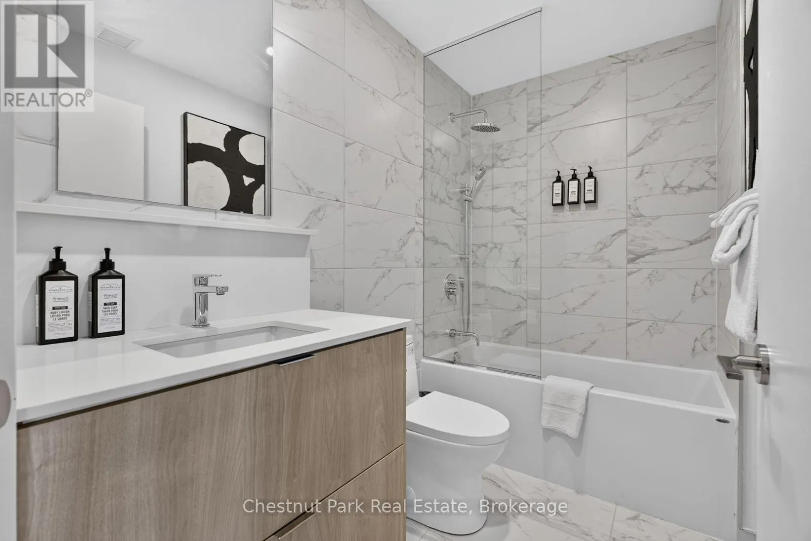 #513 - 100 CARRICK TRAIL ##513