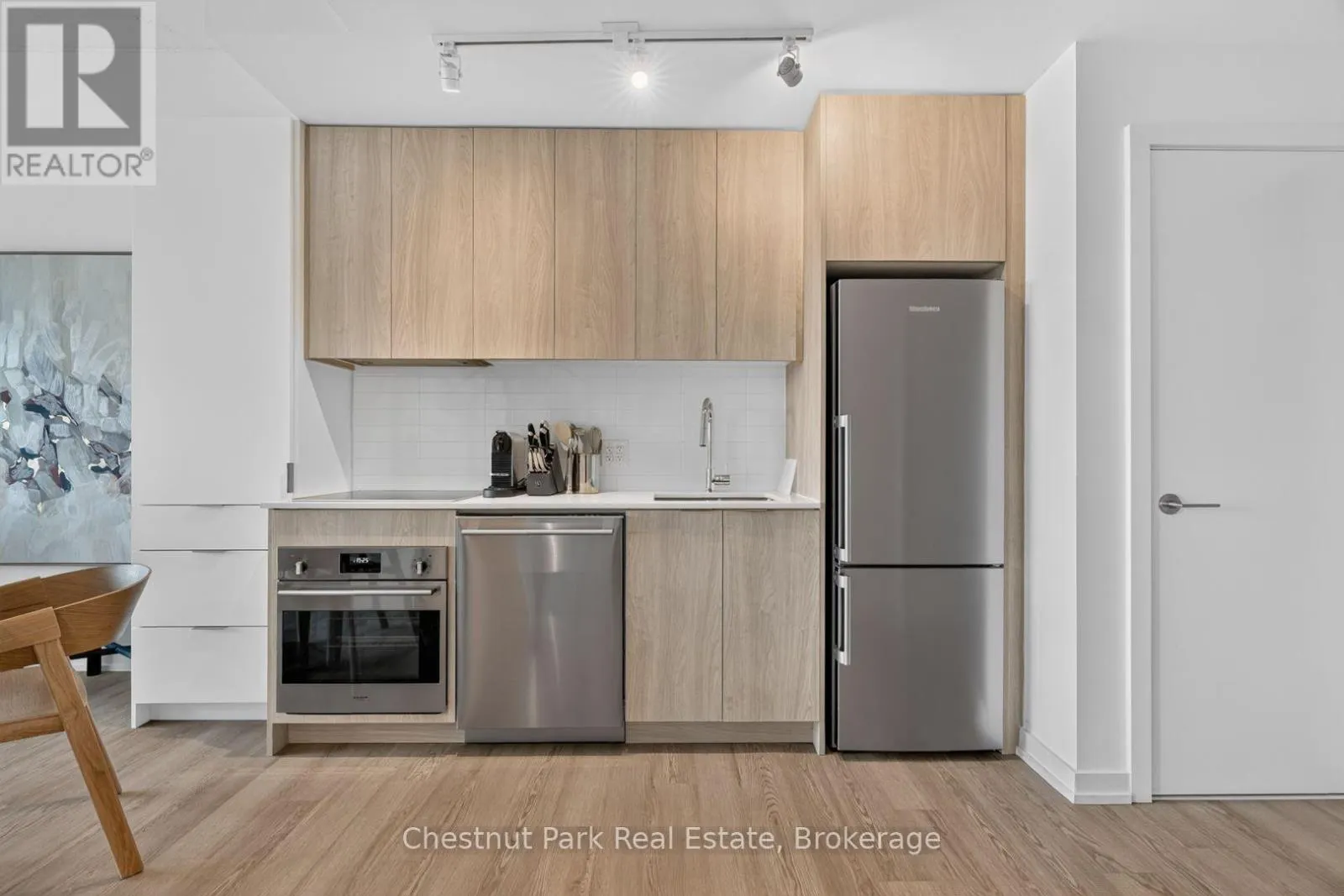 #513 - 100 CARRICK TRAIL ##513