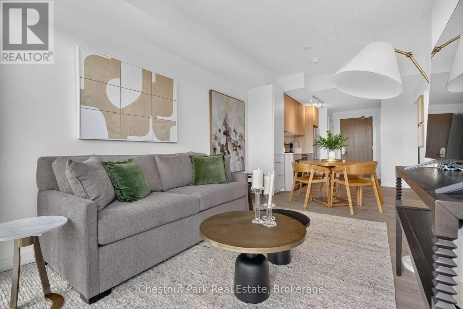 #513 - 100 CARRICK TRAIL ##513