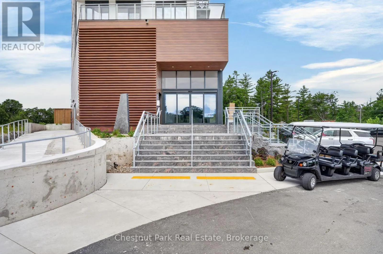 #513 - 100 CARRICK TRAIL ##513