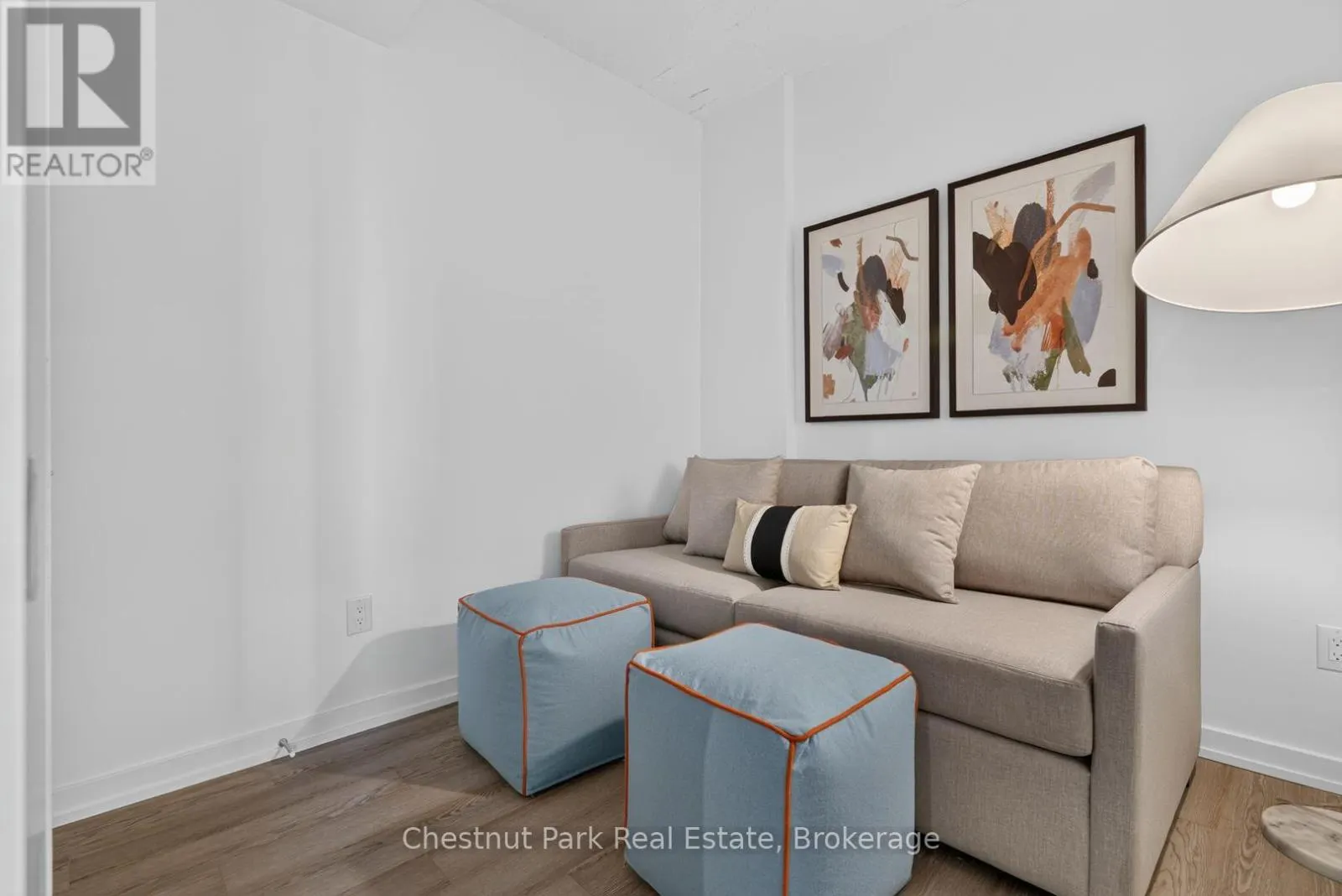 #513 - 100 CARRICK TRAIL ##513
