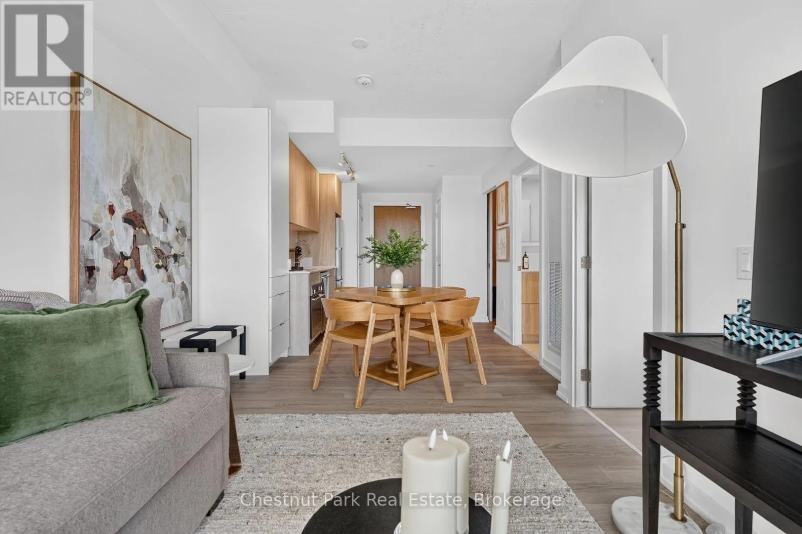 #513 - 100 CARRICK TRAIL ##513