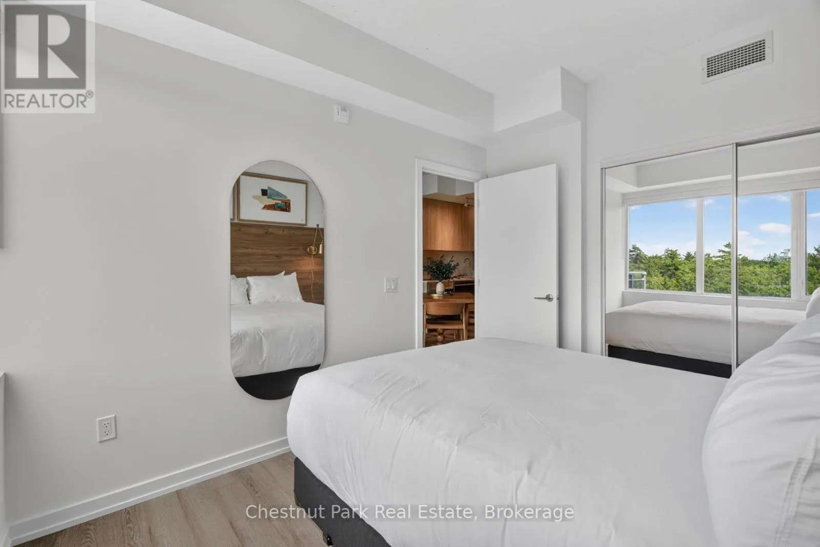 #513 - 100 CARRICK TRAIL ##513