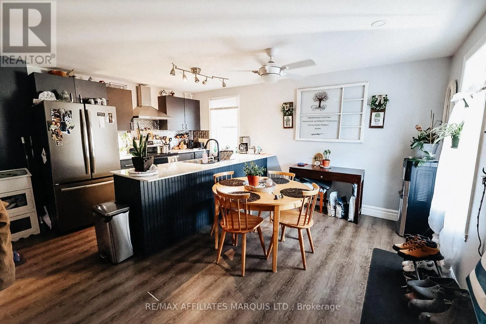25-27 MAIN STREET N