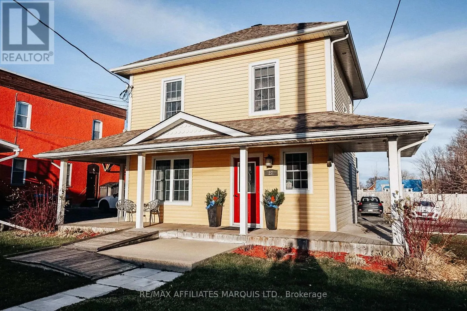 25-27 MAIN STREET N