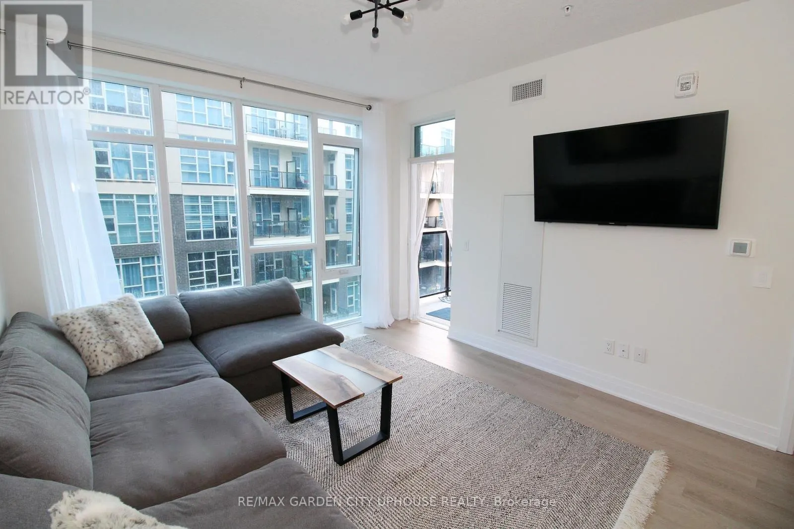 336 - 16 CONCORD PLACE #336