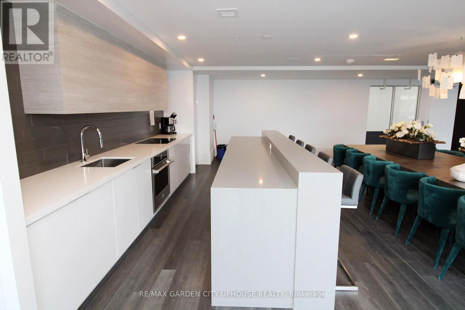 336 - 16 CONCORD PLACE #336