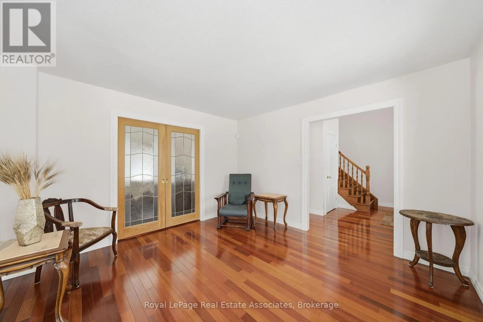 86 RIDGE ROAD E