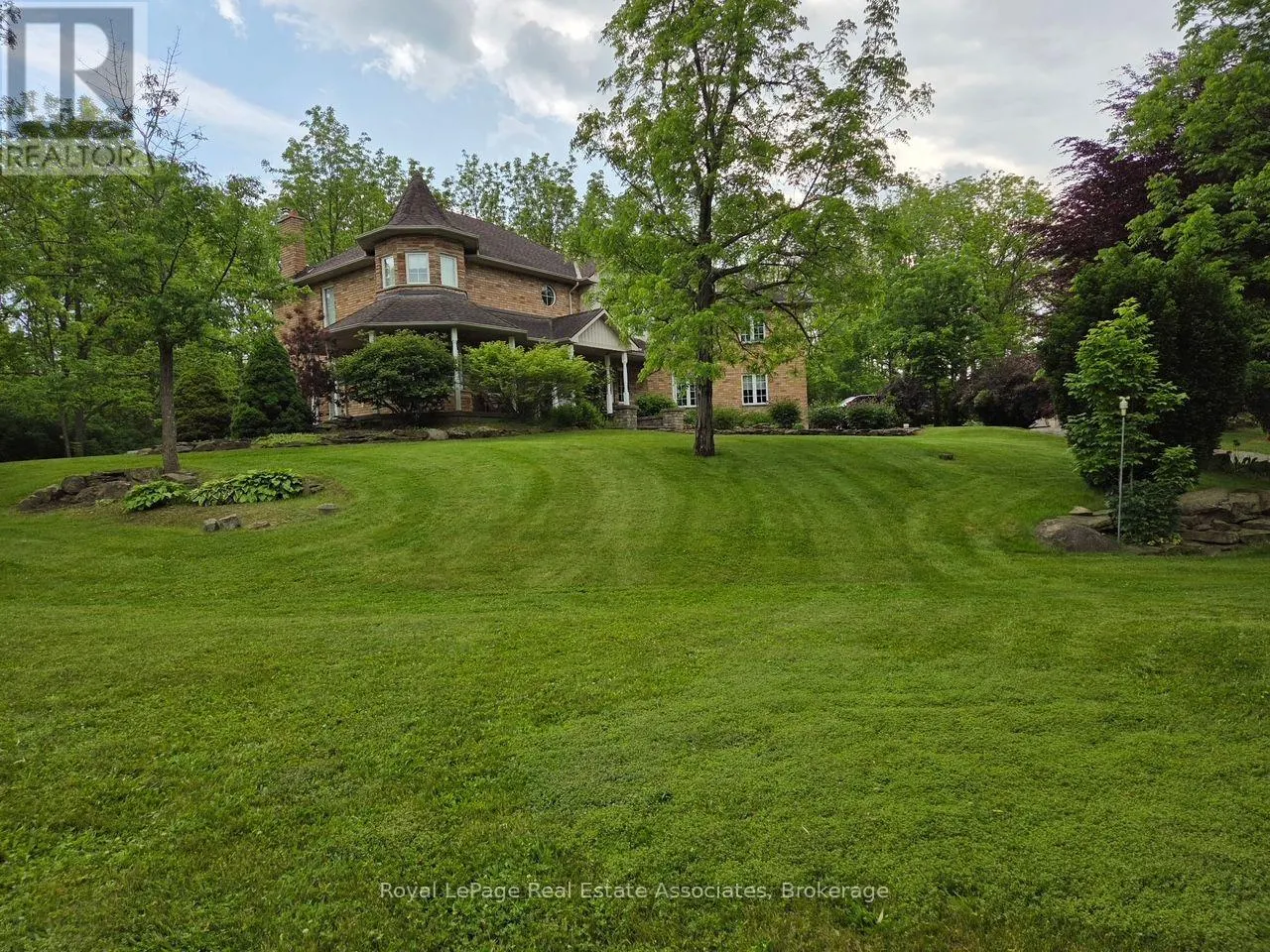 86 RIDGE ROAD E
