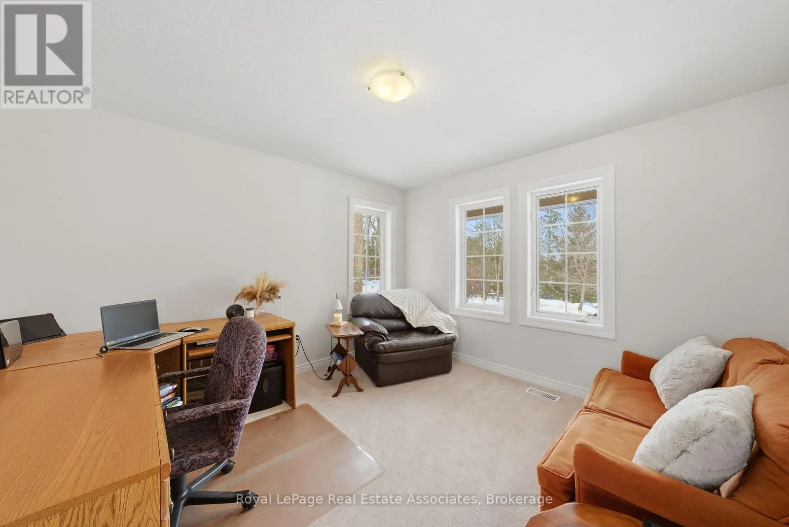 86 RIDGE ROAD E