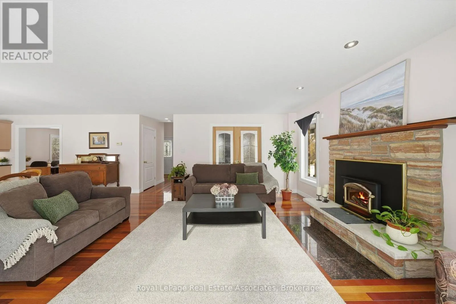 86 RIDGE ROAD E