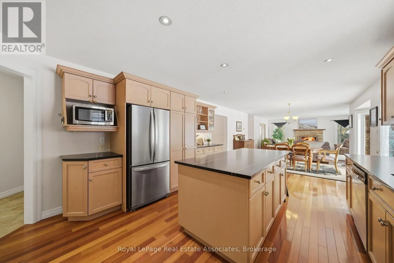 86 RIDGE ROAD E