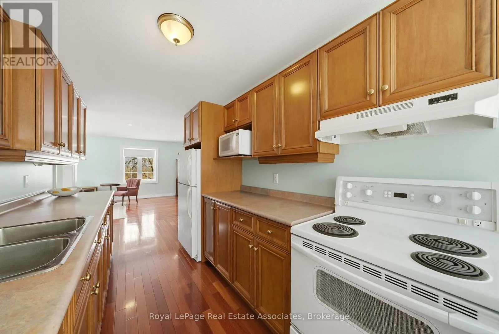 86 RIDGE ROAD E