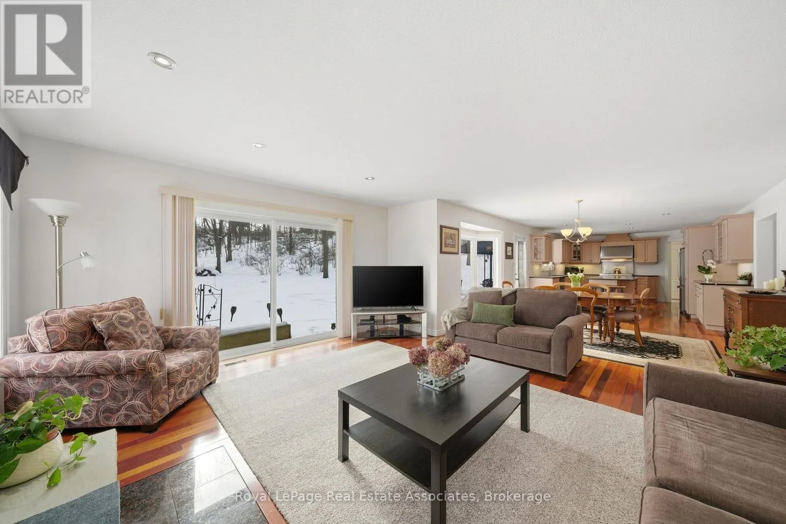 86 RIDGE ROAD E