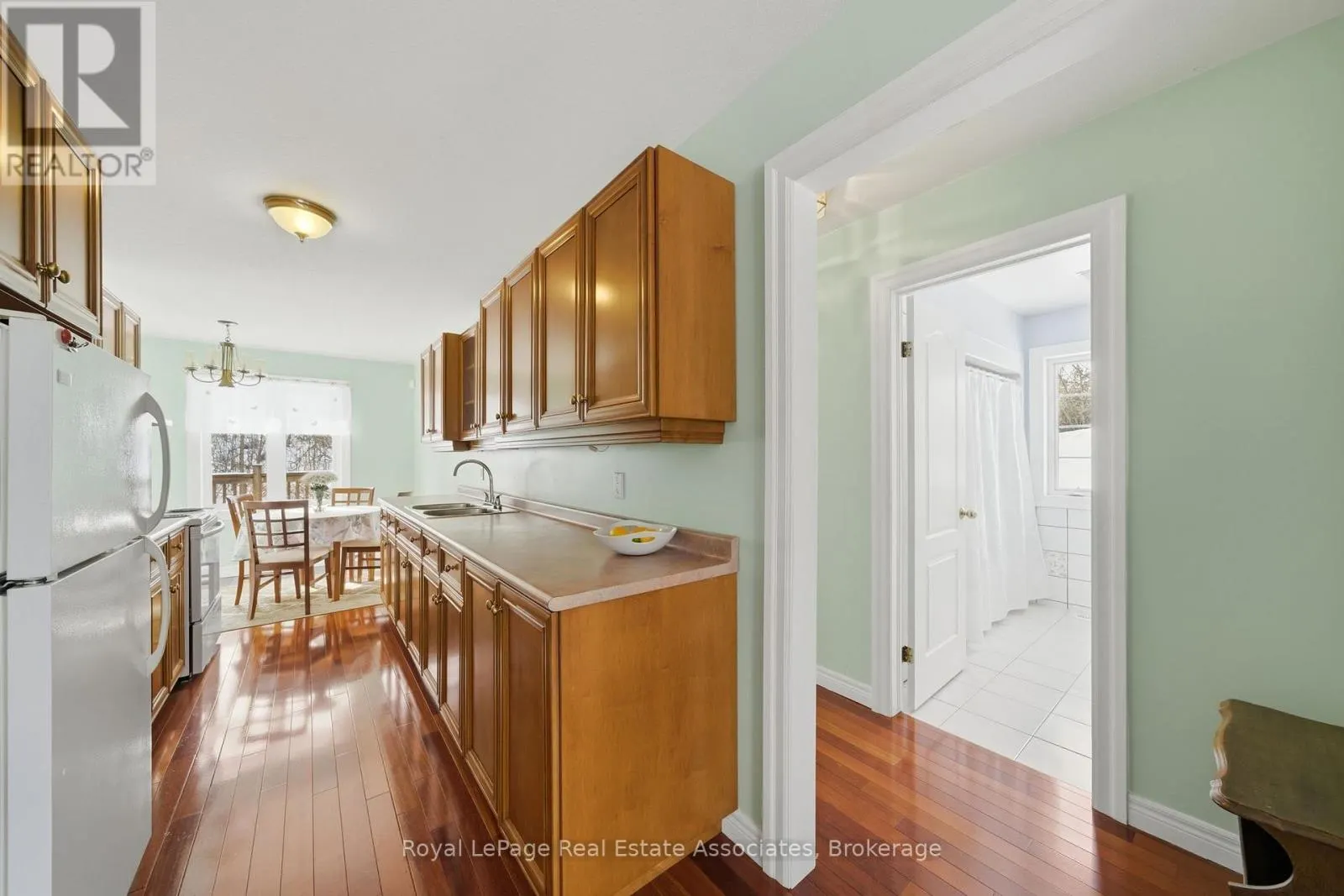 86 RIDGE ROAD E
