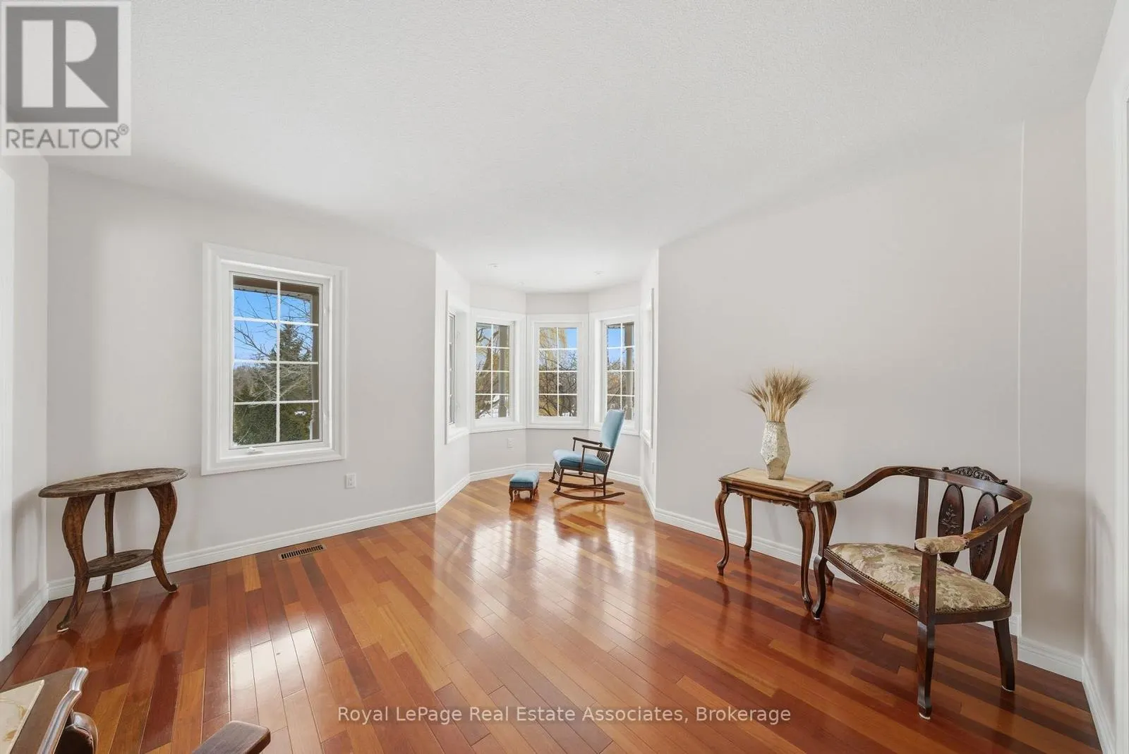 86 RIDGE ROAD E