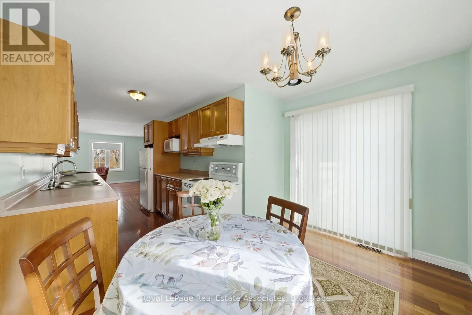86 RIDGE ROAD E
