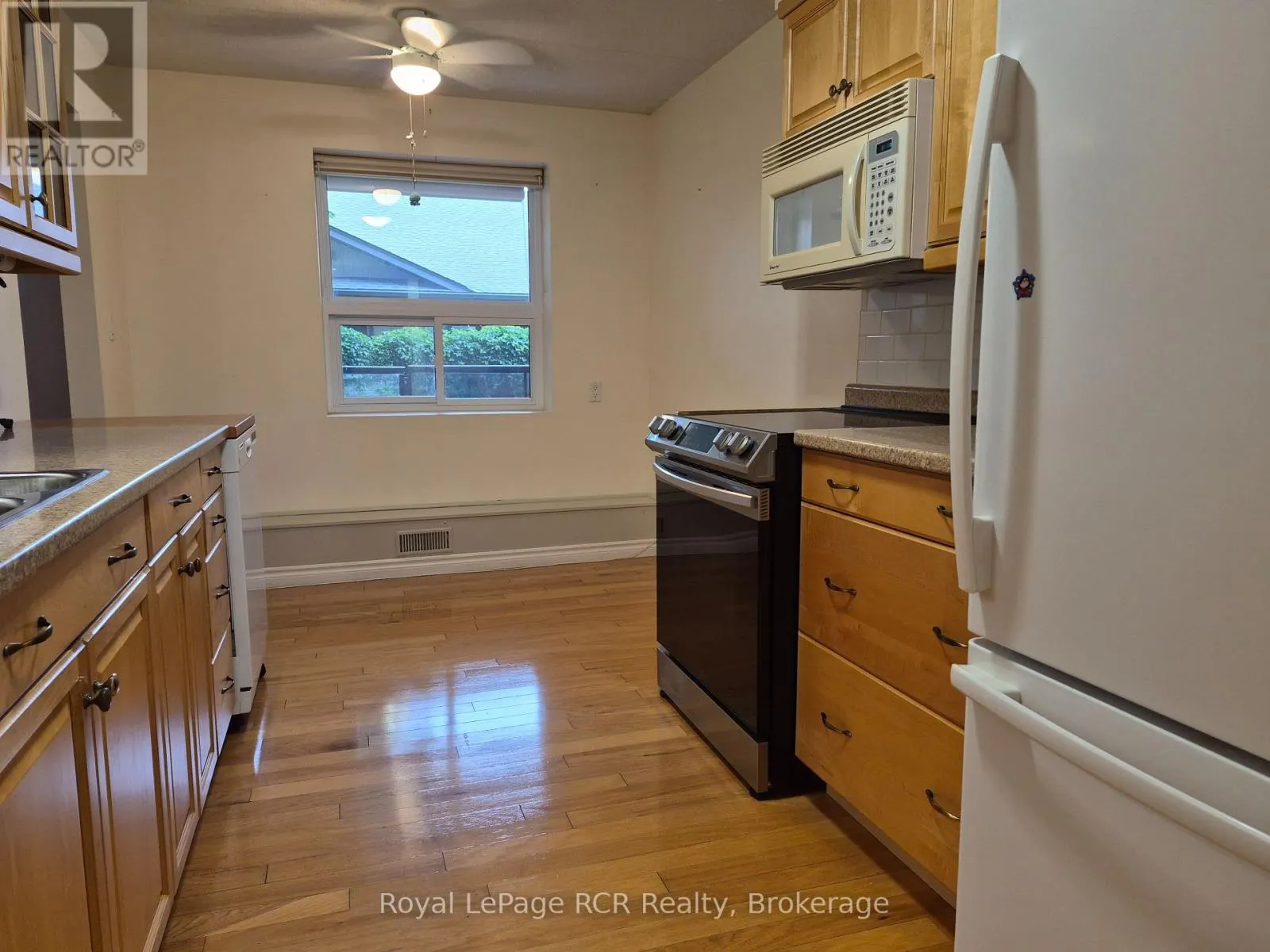 102 - 536 11TH AVENUE #102