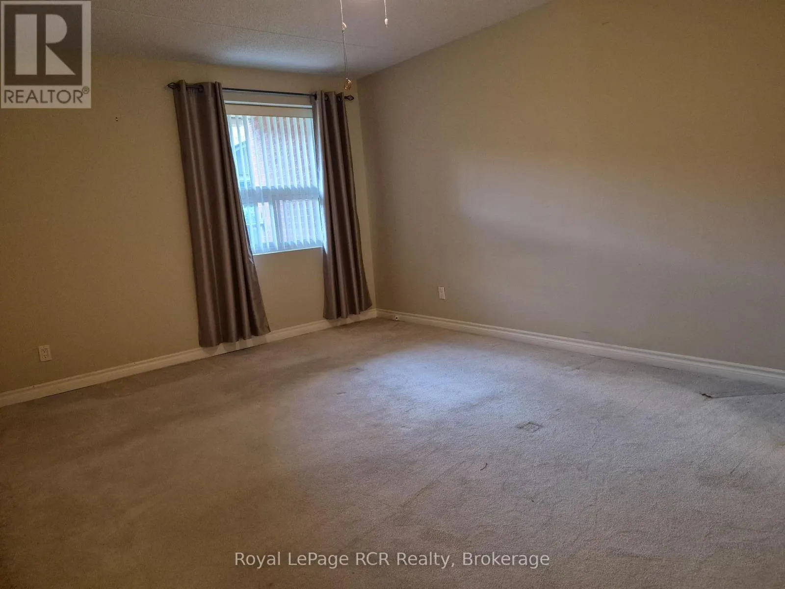 102 - 536 11TH AVENUE #102