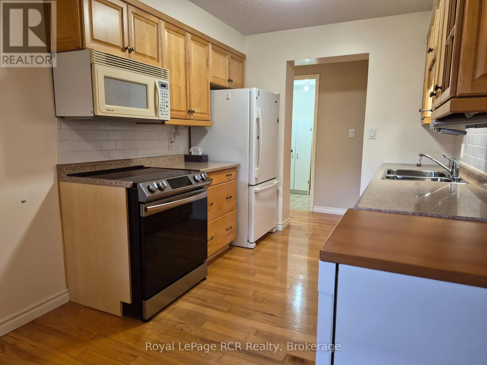 102 - 536 11TH AVENUE #102