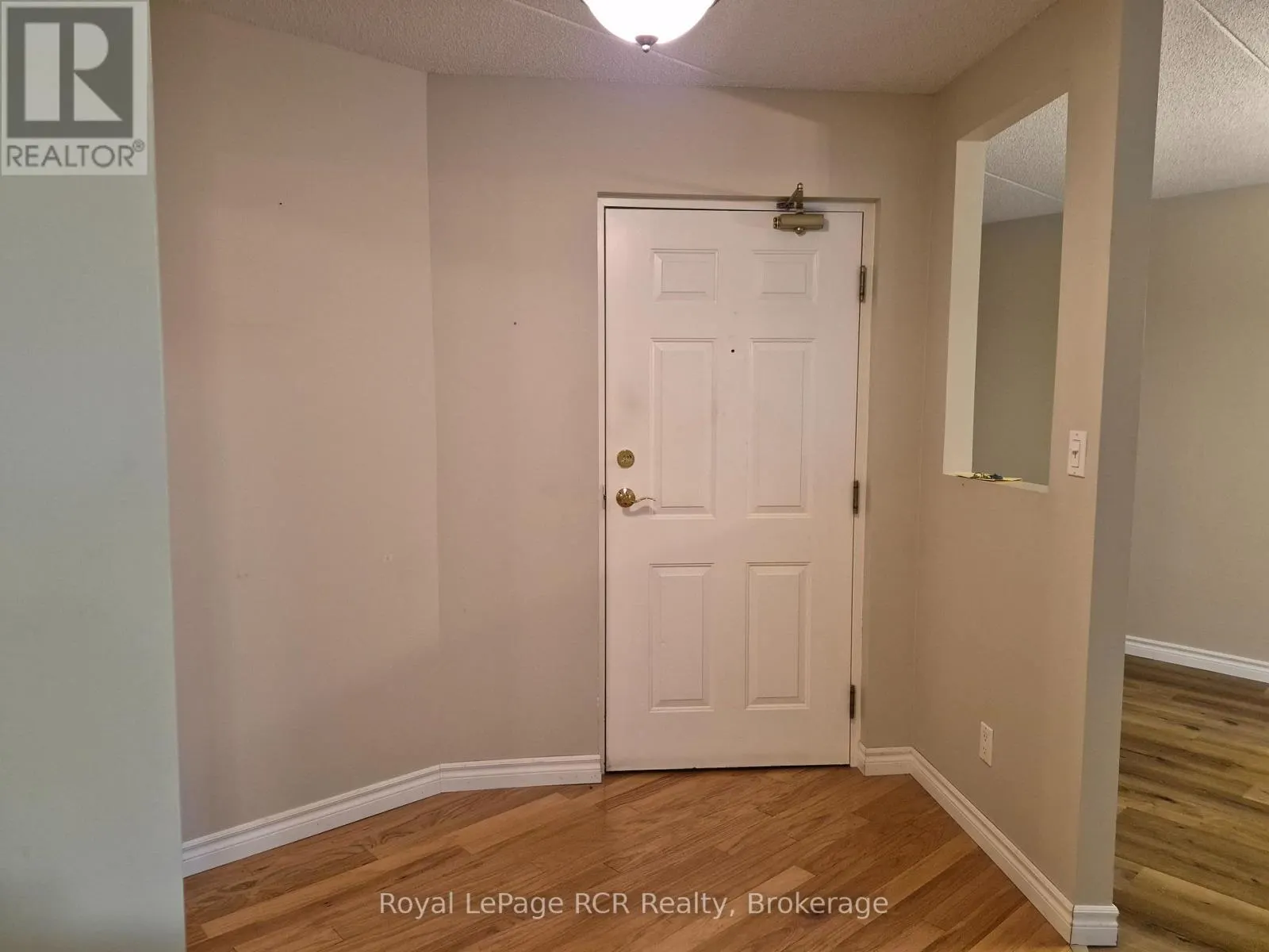 102 - 536 11TH AVENUE #102
