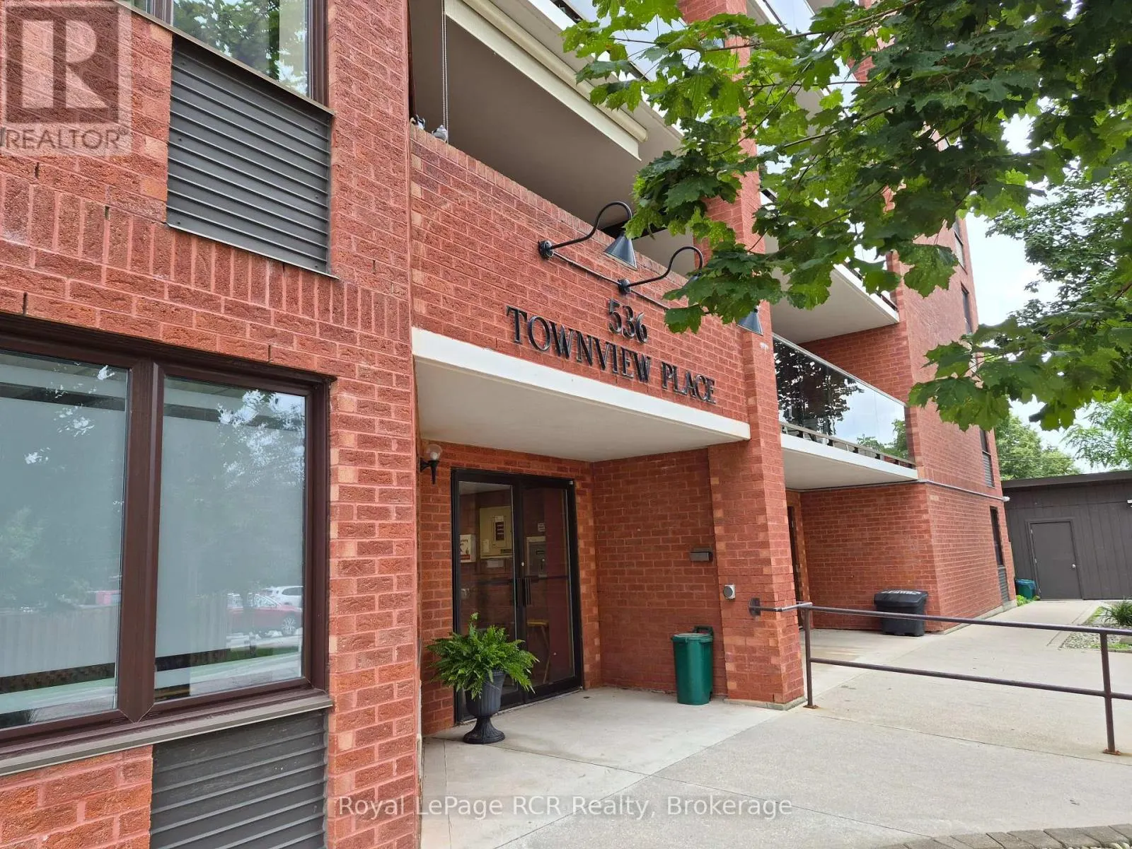 102 - 536 11TH AVENUE #102