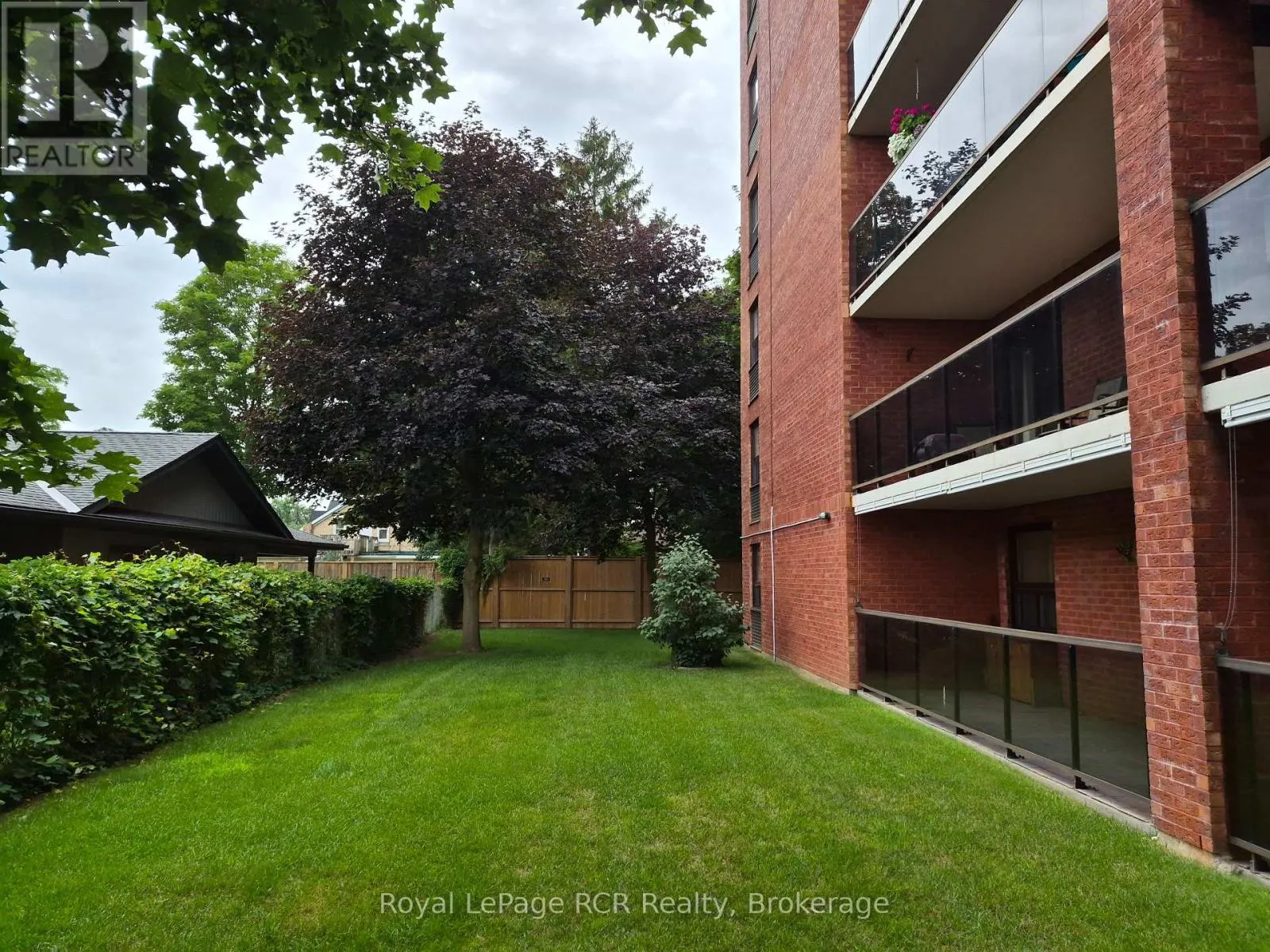102 - 536 11TH AVENUE #102