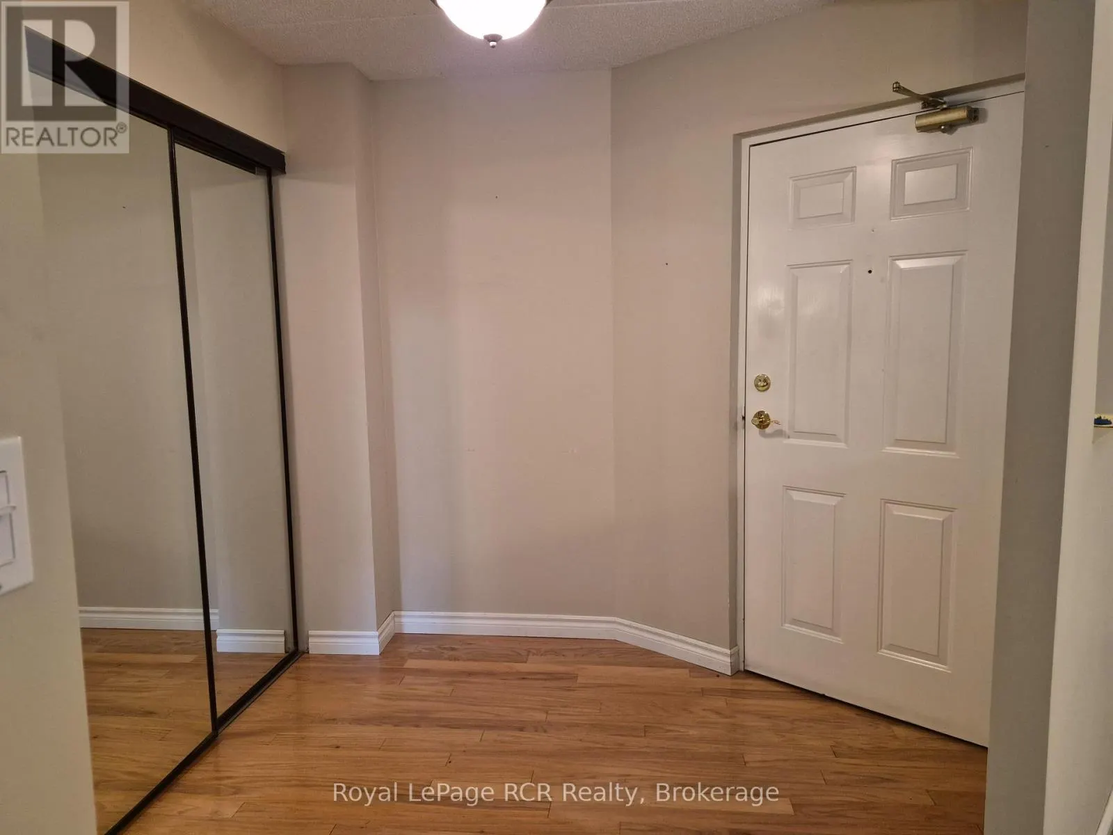 102 - 536 11TH AVENUE #102