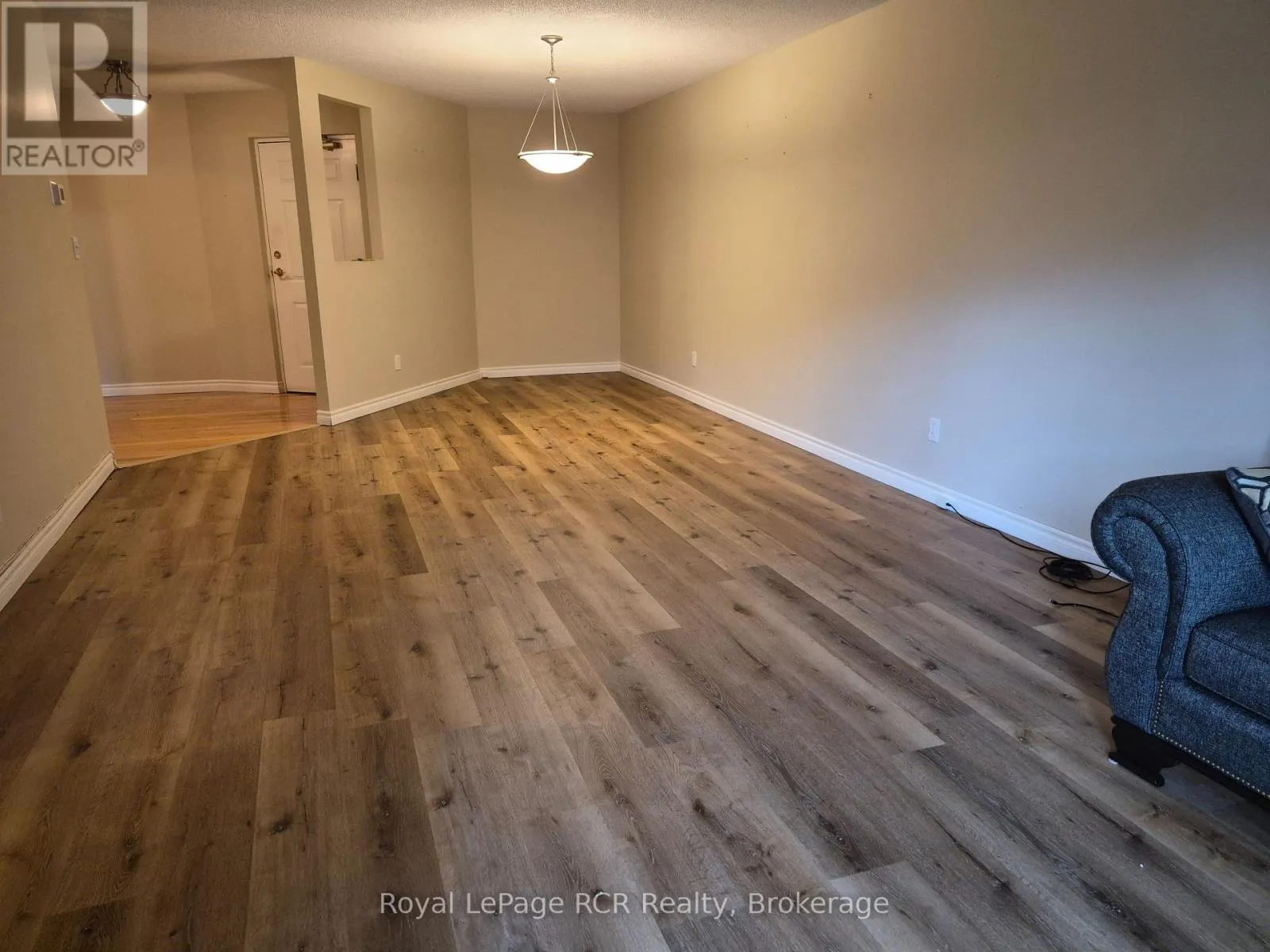 102 - 536 11TH AVENUE #102