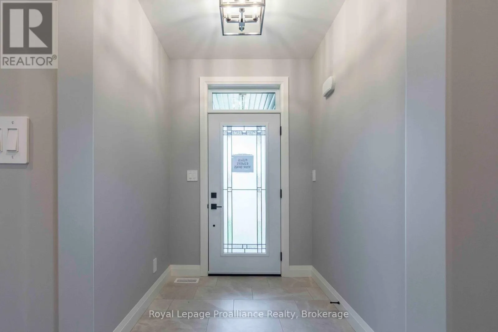 31 MACKENZIE JOHN CRESCENT