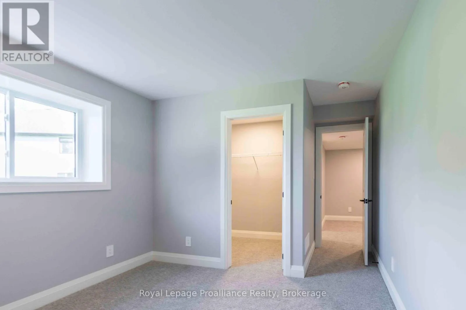 31 MACKENZIE JOHN CRESCENT