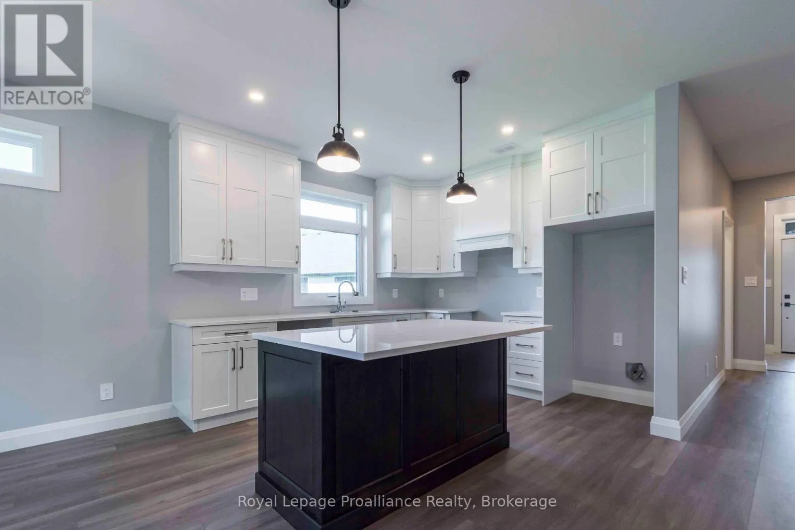 31 MACKENZIE JOHN CRESCENT