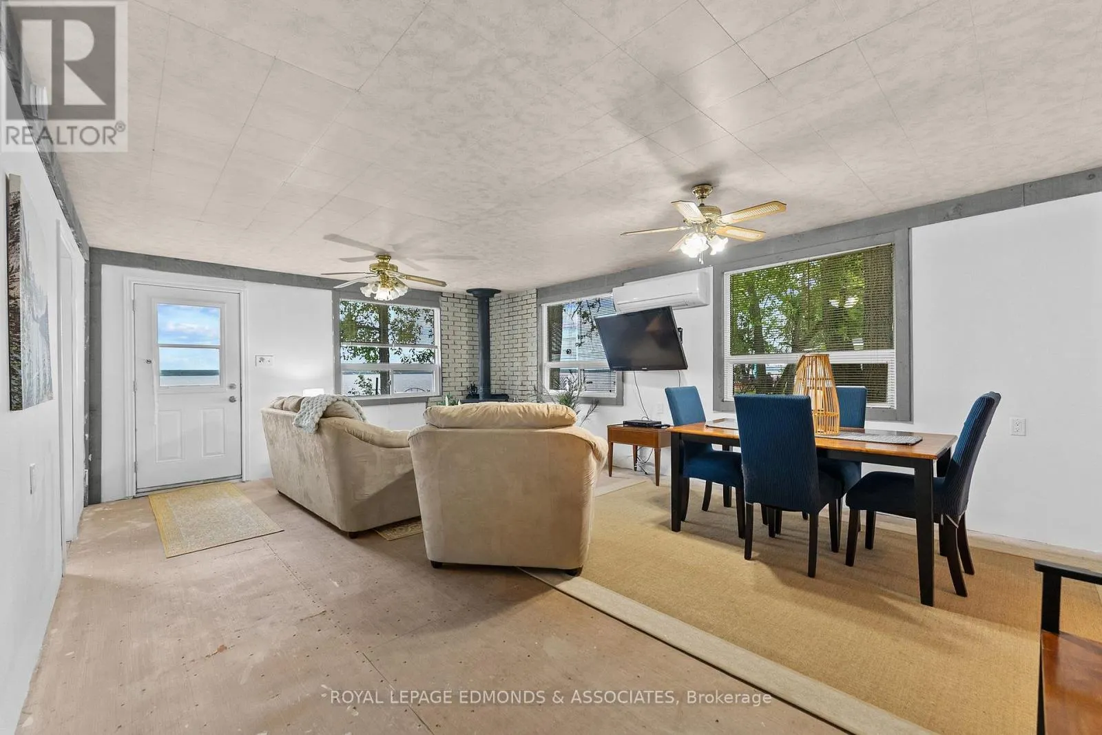 45 GREATVIEW TRAIL