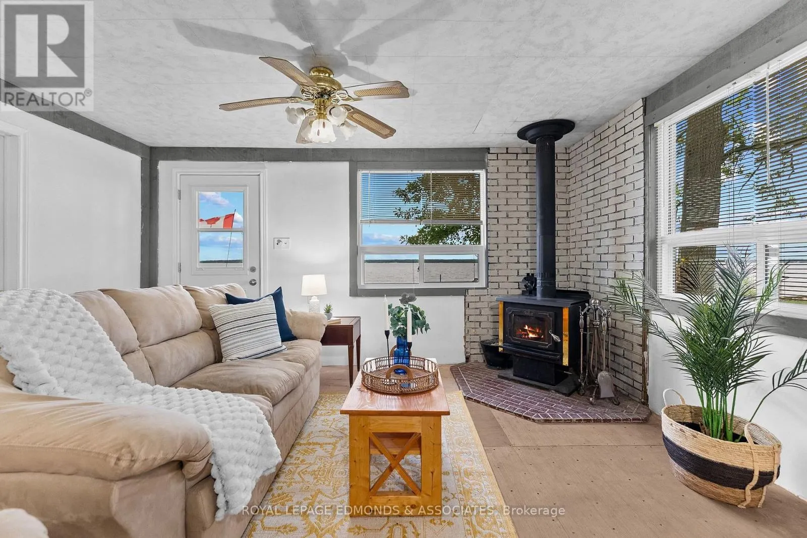 45 GREATVIEW TRAIL