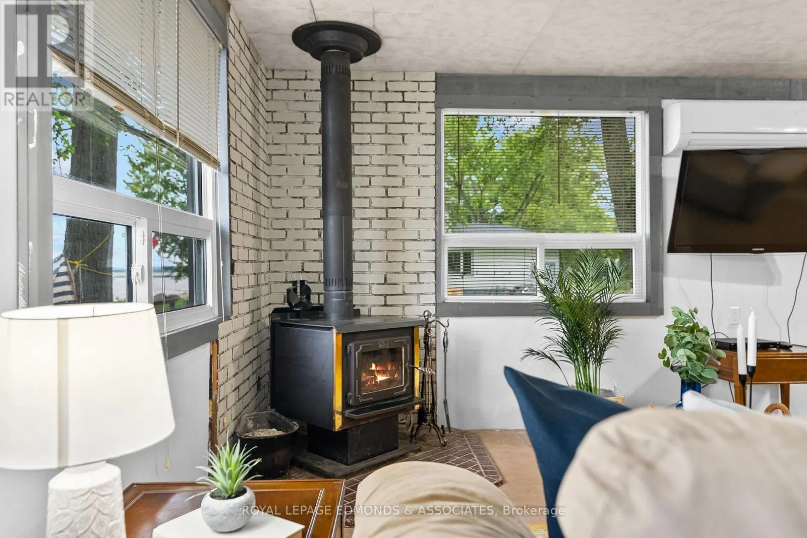 45 GREATVIEW TRAIL
