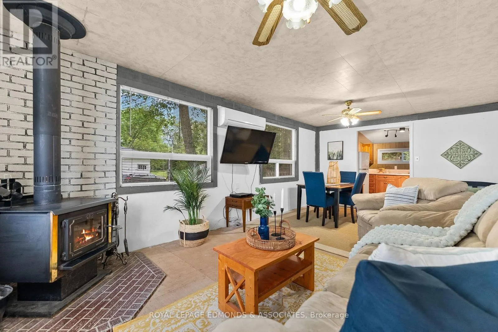 45 GREATVIEW TRAIL
