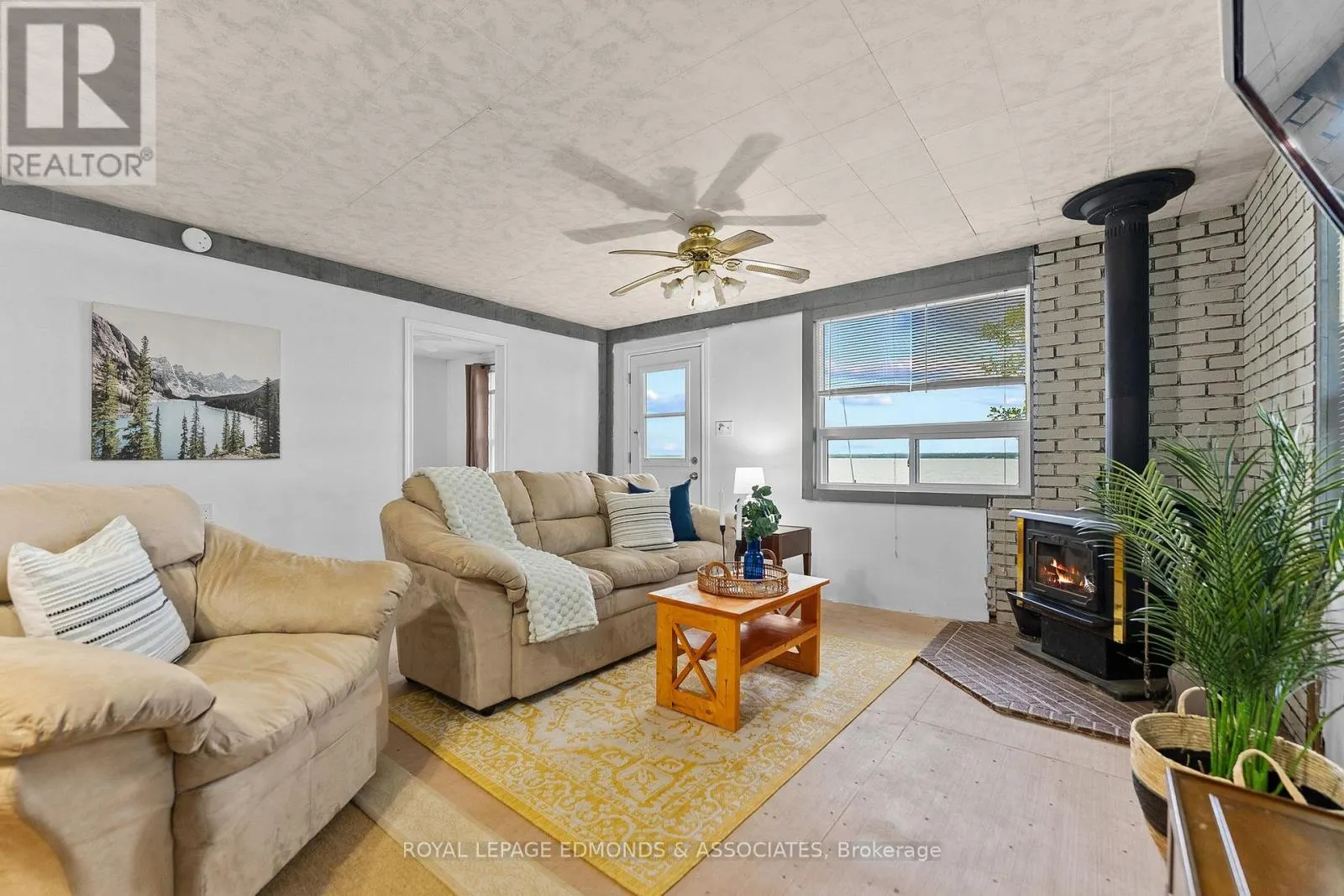 45 GREATVIEW TRAIL