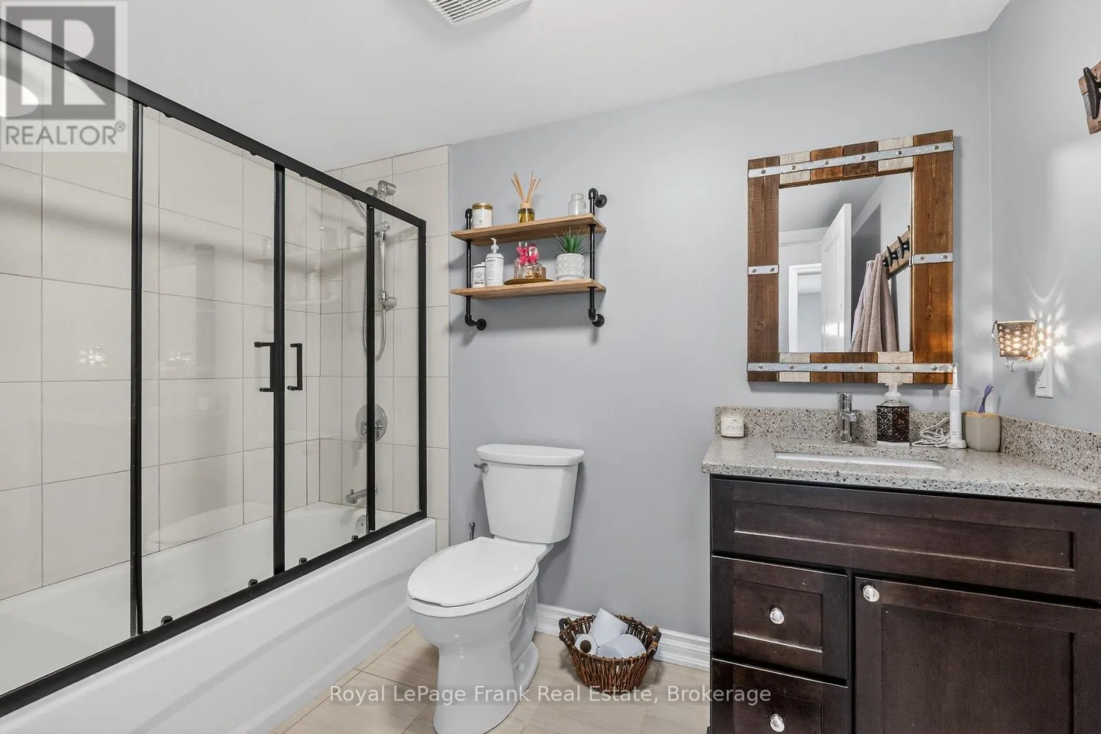 103 - 25 KING STREET #103