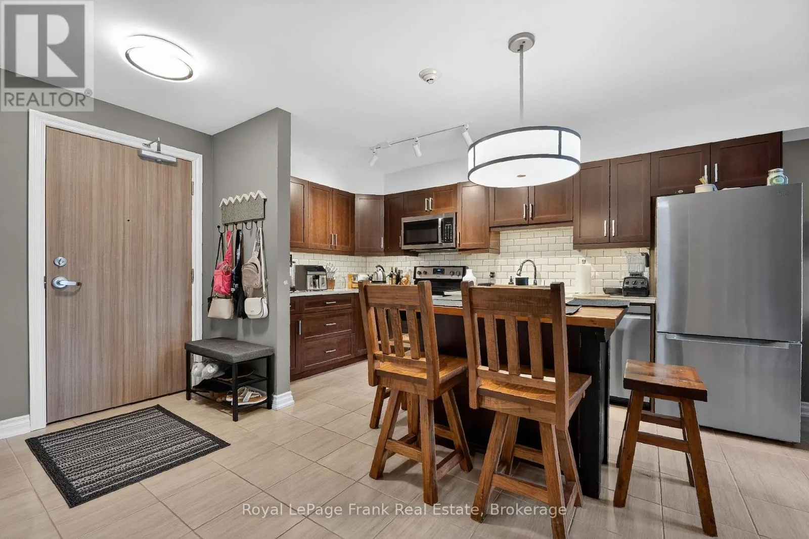 103 - 25 KING STREET #103