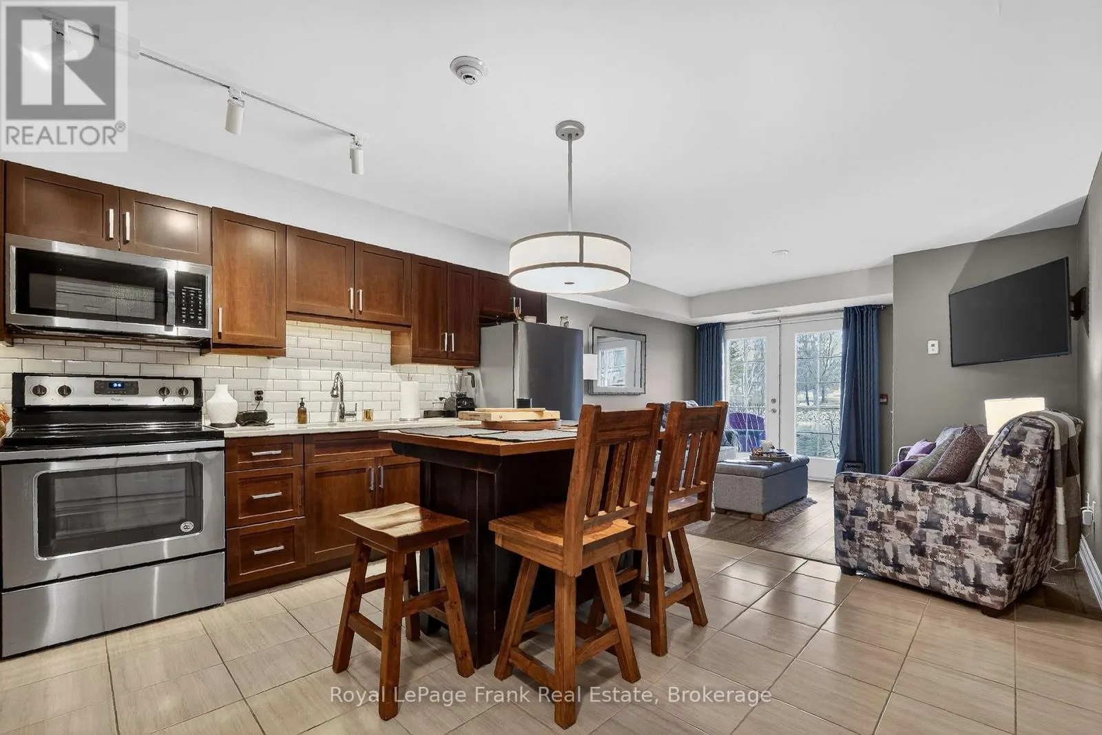 103 - 25 KING STREET #103