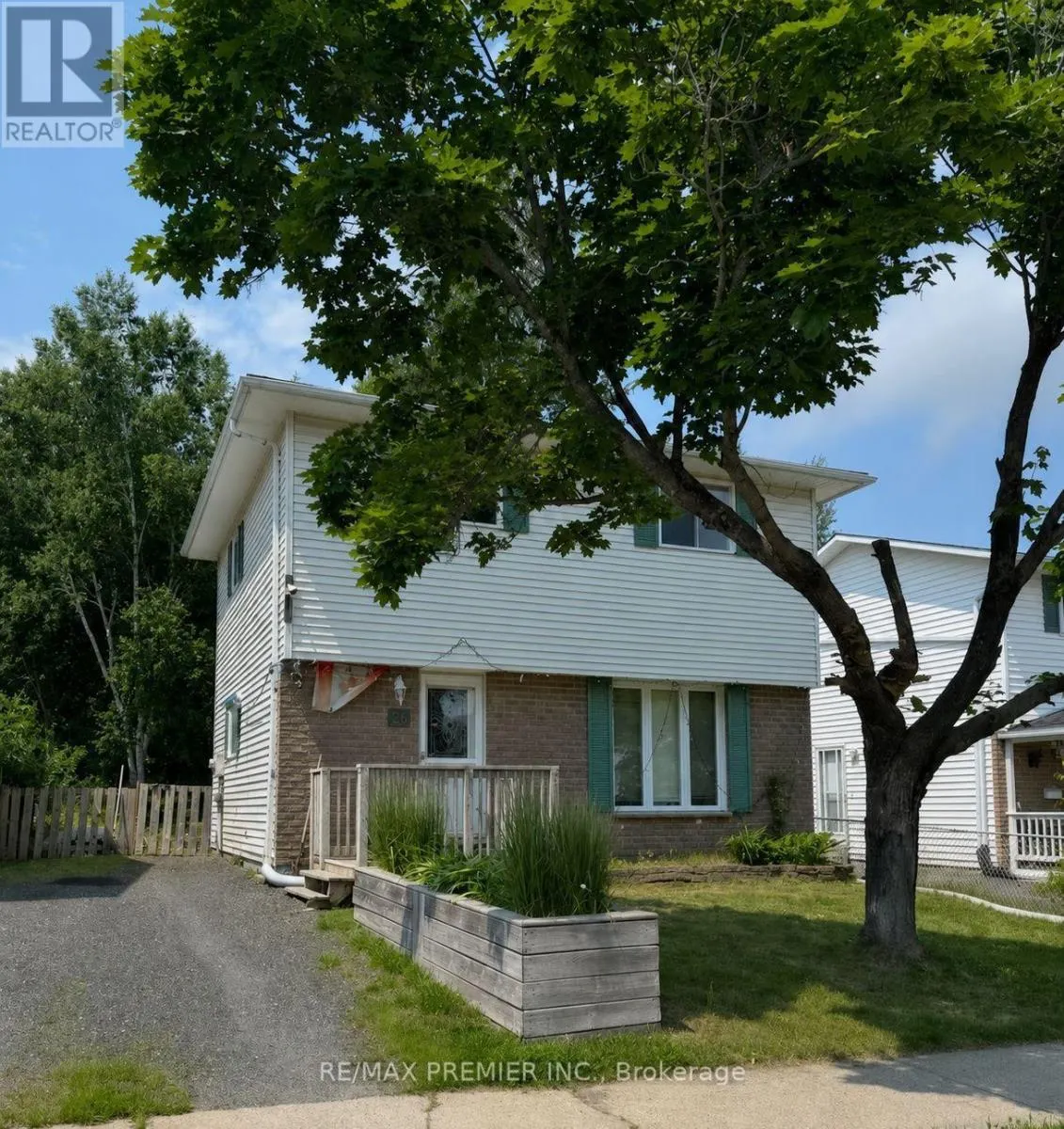 26 HERGOTT AVENUE