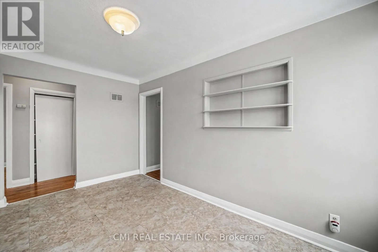 68 QUEEN STREET S