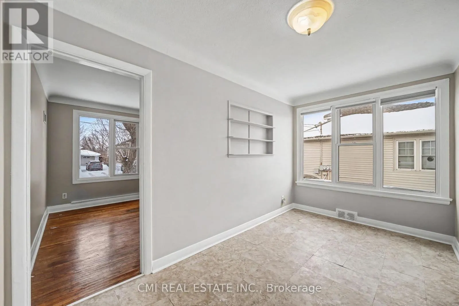 68 QUEEN STREET S