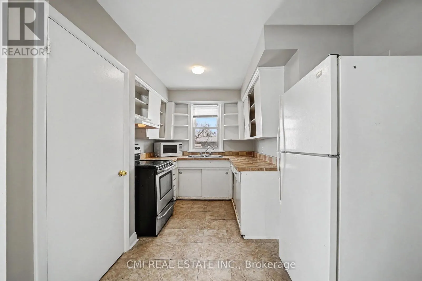 68 QUEEN STREET S